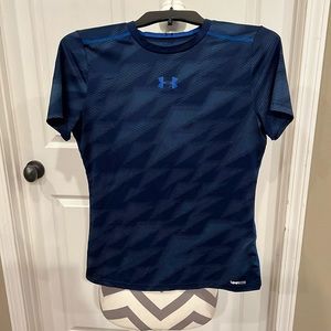Under armour heat gear fitted, size YXL